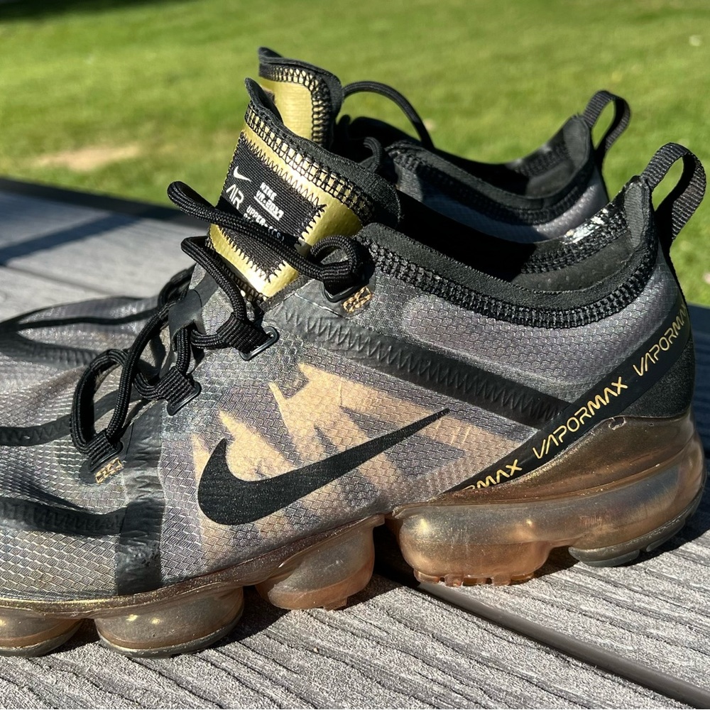 Nike air Vapormax 2019 Black Gold AR6631-002 Men’s Size 9